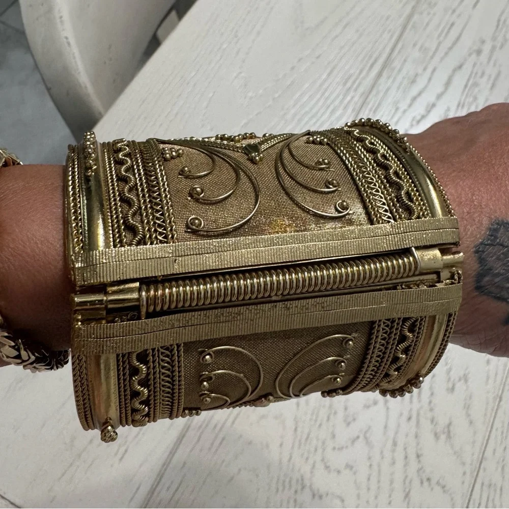 N/A egyptian gold